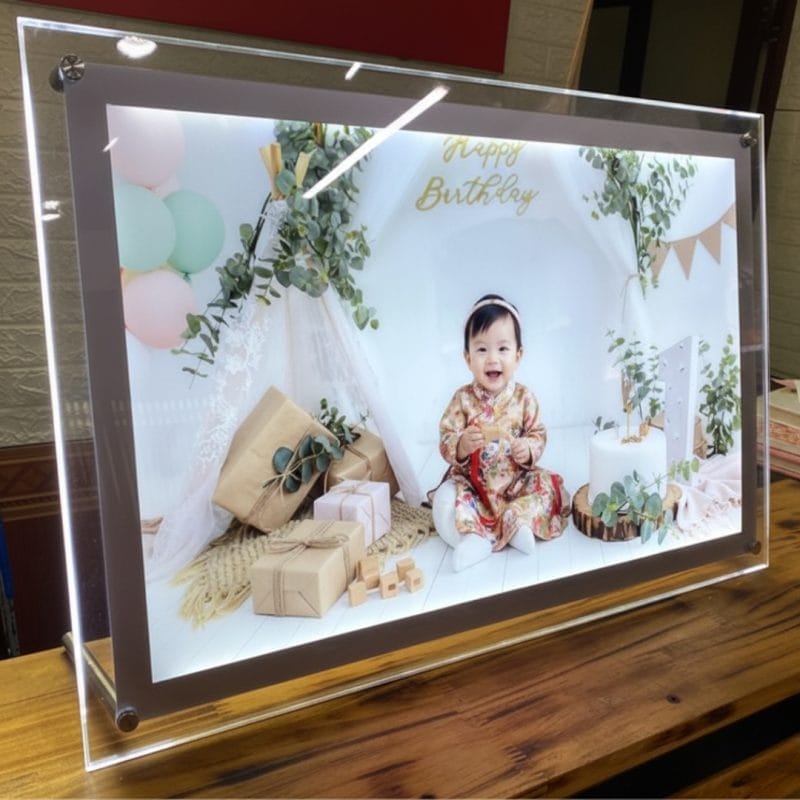 tranh-dien-mica-chan-kinh-ledtiga